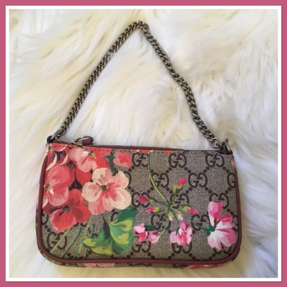 Gucci Handbags - Gucci Blooms GG Mini Dry Rose Chain Wristlet